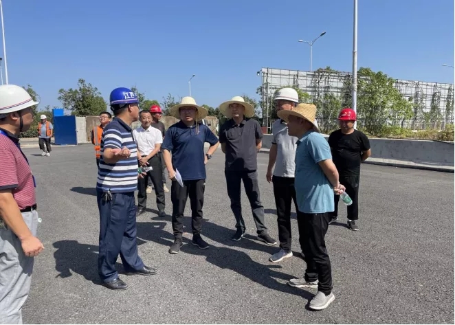 章勇視察青山湖西岸片區(qū)基礎(chǔ)設(shè)施建設(shè)工程、丹霞路道路及綜合管廊工程EPC項(xiàng)目工程  